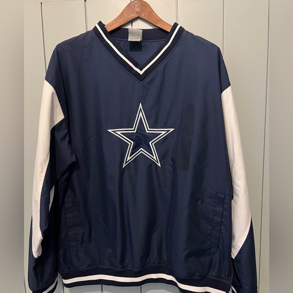 Official Dallas Cowboys Waterproof pullover. Size Men’s L. - Picture 1 of 3